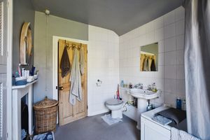 Photo 9- click for photo gallery